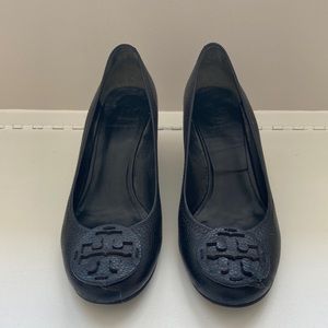 Tory Burch Sally wedge size 8.5